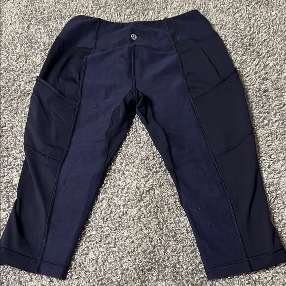 Lululemon Navy Cropped Leggings - Picture 1 of 6